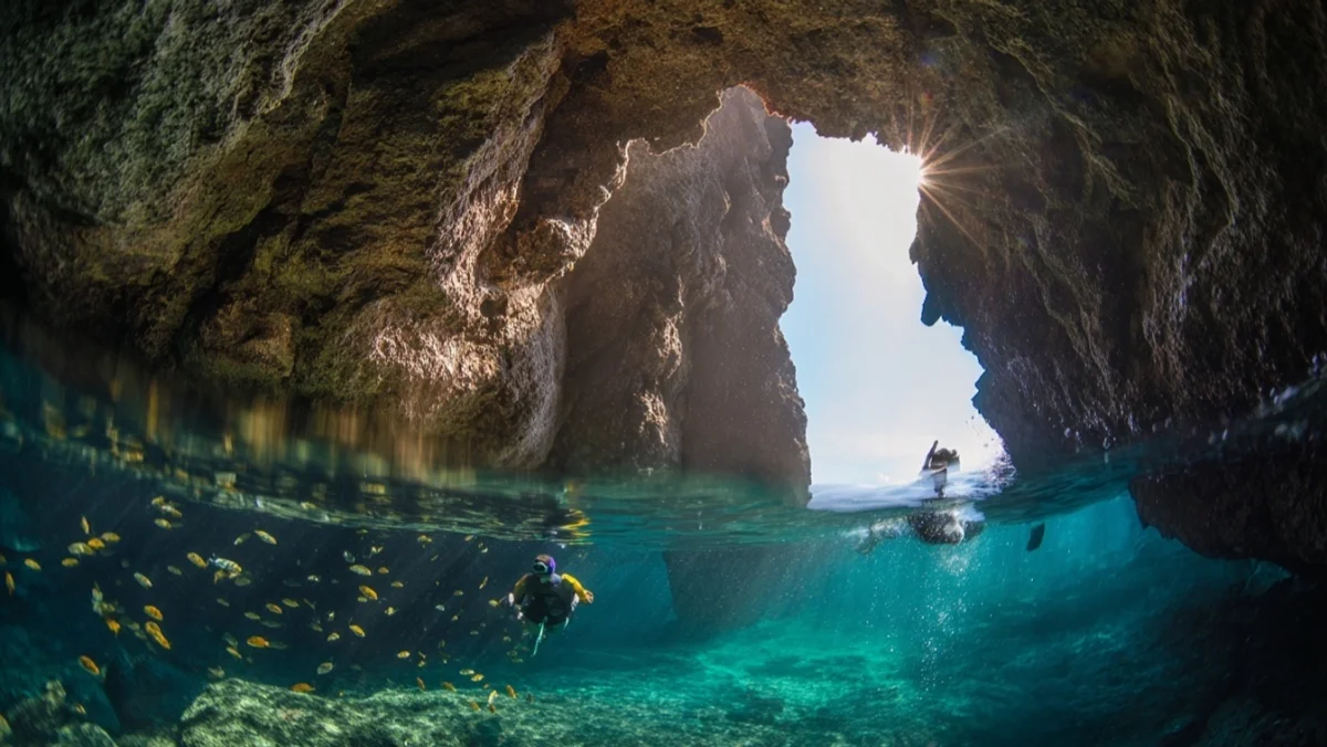 ช่องโพรงหินเกาะทะลุ + เกาะกุฎี: ทริปดำน้ำ 5 เกาะ ระยอง 650 บาท